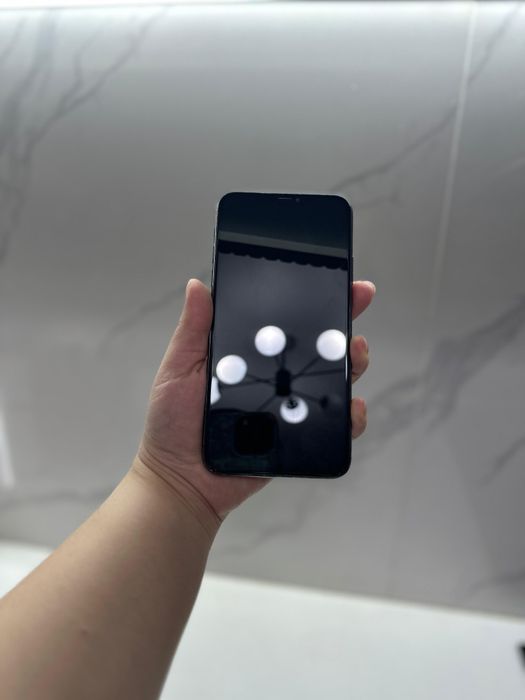 11 pro max. В хорошем состояние.