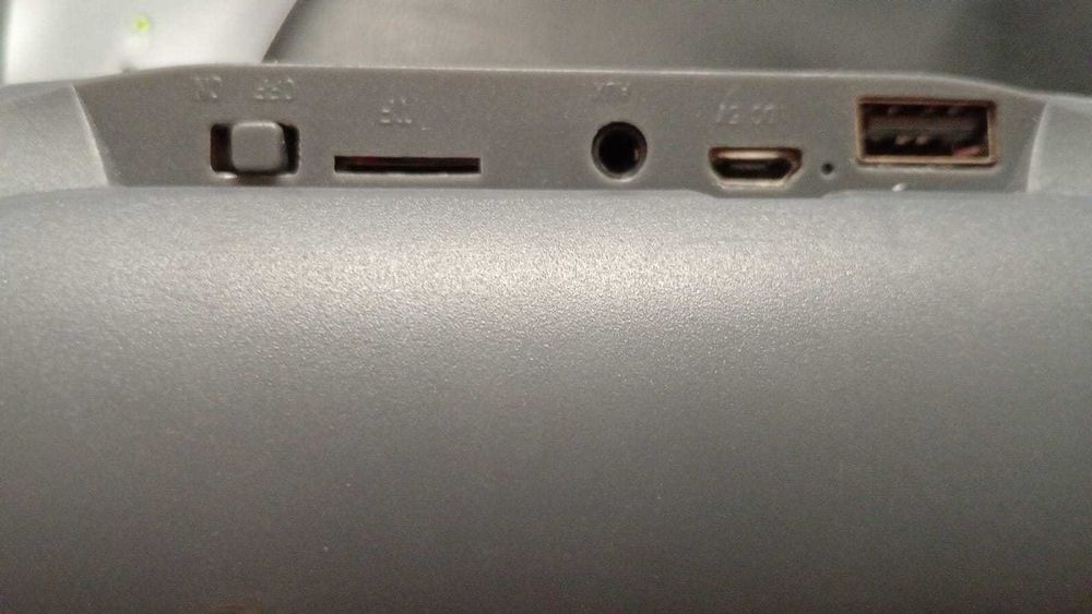 Boxa, 2 difuzoare, redare muzica ambient. Bluetooth, USB, SD card, AUX