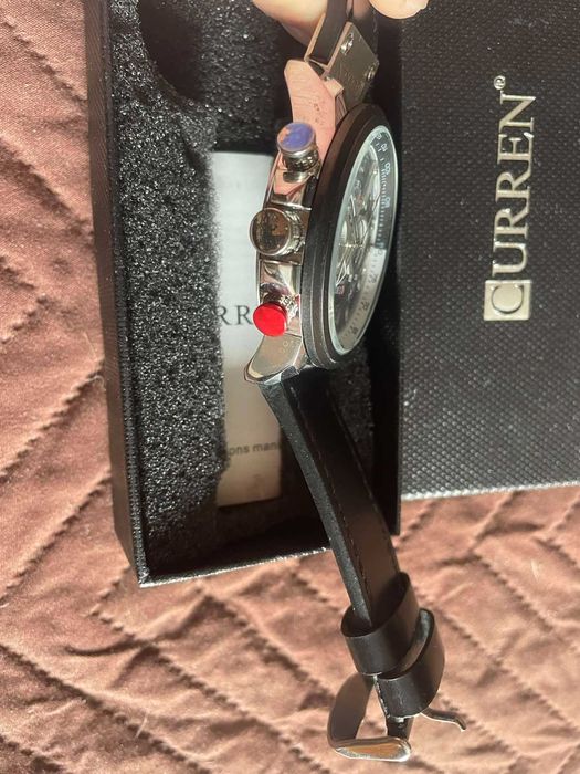 Продавам часовник