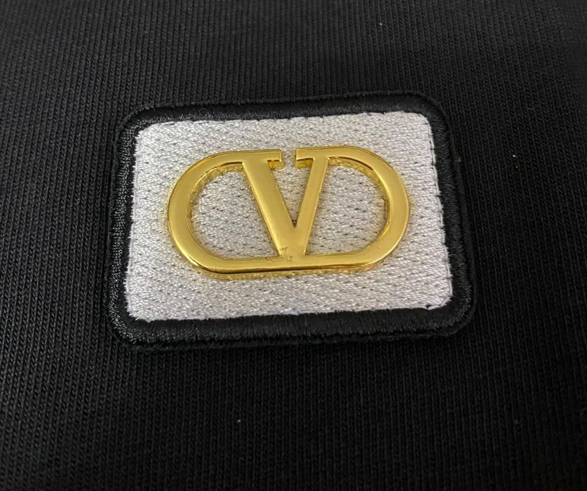 Vand tricou nou de barbati Valentino