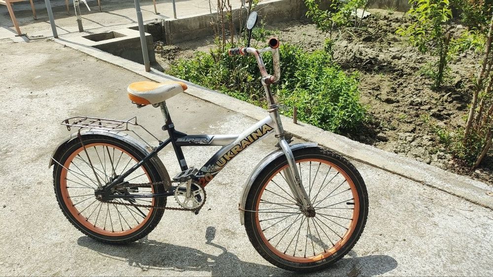 Bolalar velosipedi sotiladi