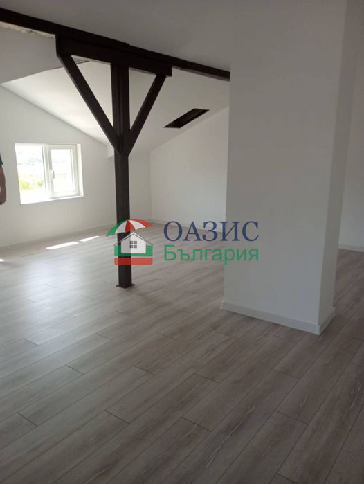 Къща с 4 спални в село. Кошарица, 210 кв.м. + 420 кв.м. двор, България, 280 000 евро
