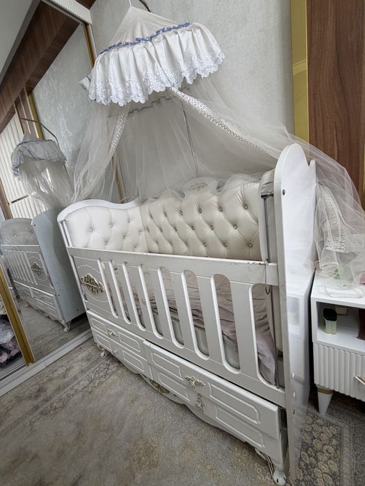 Детская кровать качели