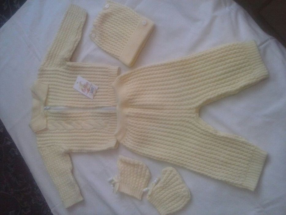 Новые костюмчики на малышей