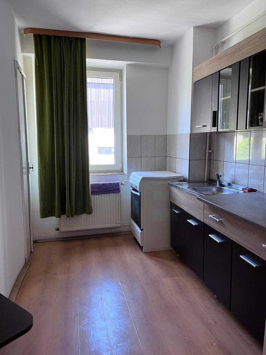 Inchiriez apartament cu 2 camere  peste drum de Iulius Mall