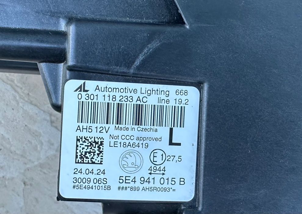 Фарове far CRYSTAL LIGHTNING фар за Шкода Октавия Skoda Octavia 4