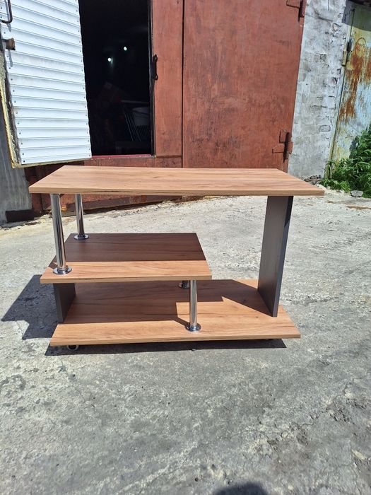 Продам журнальный столик.