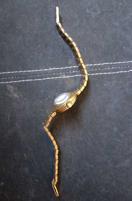 Женские позолоченные часы Чайка 17 камней, времен СССР