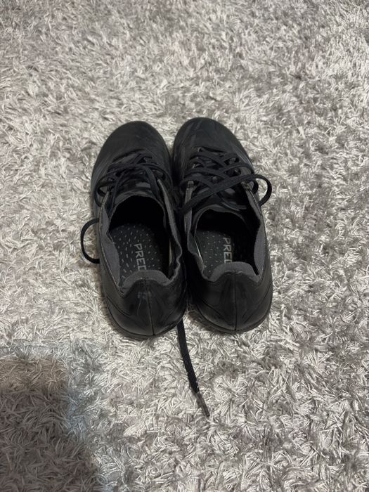 Adidasi fotbal predator league