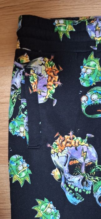 Pantaloni rick and  morty