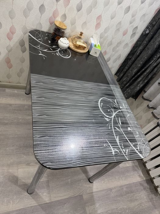 Продаю кухонный стол 120*70