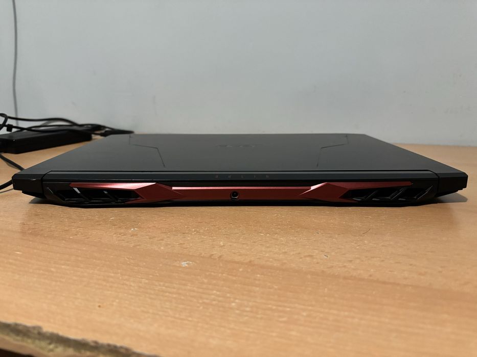 Acer Nitro AN517-41 - Ryzen 7 5800H / RTX 3080 / 32GB RAM / 1 TB SSD + ПОДАРЪК Razer Huntsman Mini 60%
