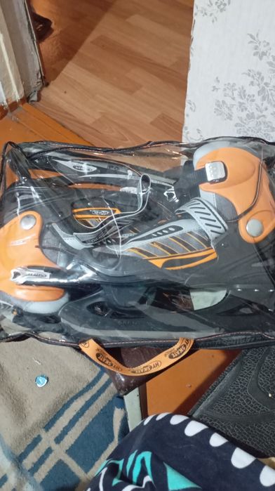 Продам коньки новые