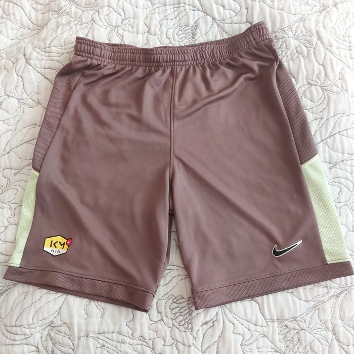 Нови футболни шорти Nike
