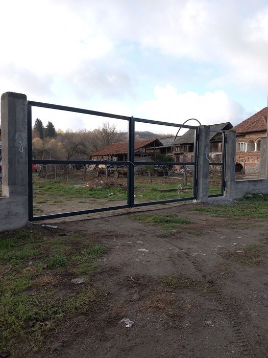 Fac pe comandă confecții metalice