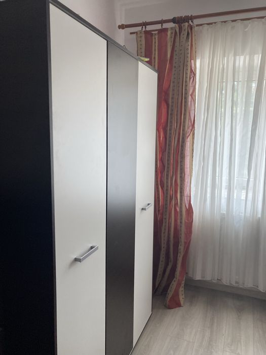 Ofer spre inchiriere apartament central cu o camera