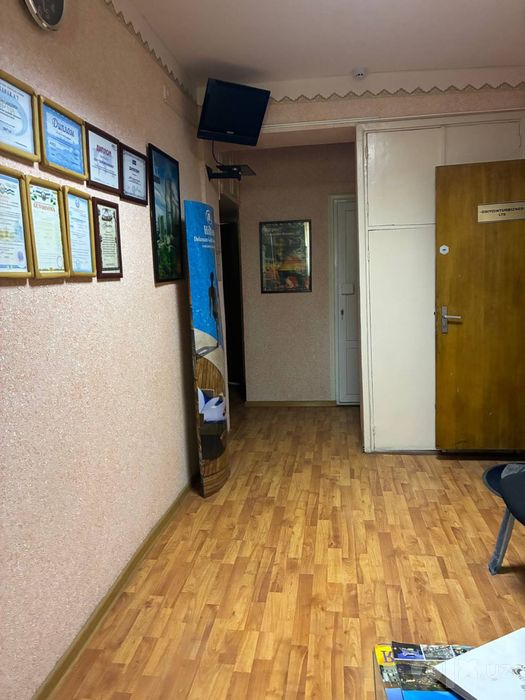 Сдаю в аренду нежилое помещения 2 комнаты общий вход, 2 ой этаж