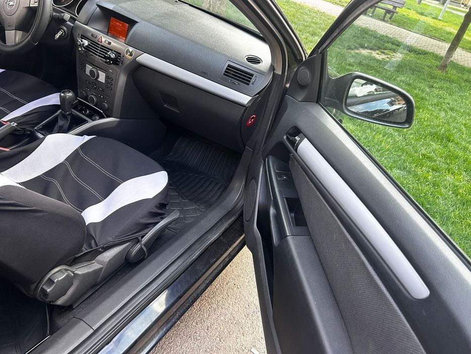Autoturism Opel Astra