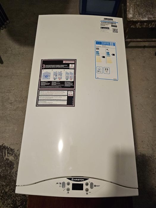 Centrală Ariston Hs Premium24 și Ariston Genus 28kw