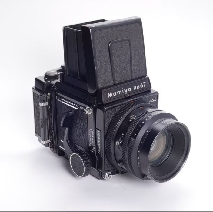 Плёночные среднеформатые фотоаппараты Mamiya.