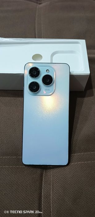 Техно Спарк 20 про