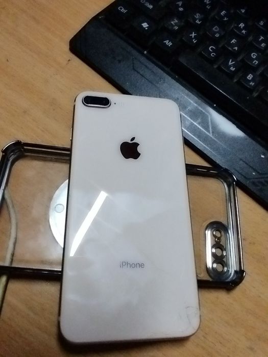 Продам Iphone 8+ 77/64