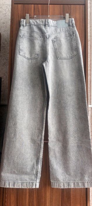 Продам широкие джинсы.