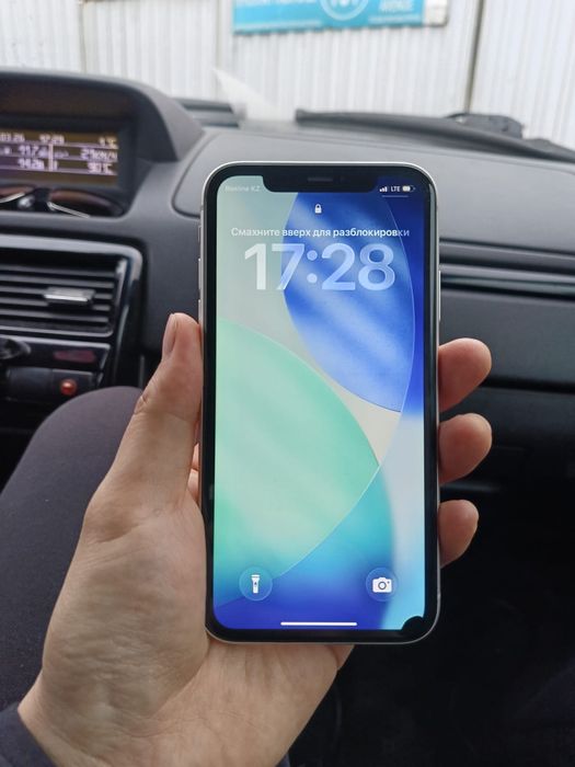 Айфон 11 64 гб.