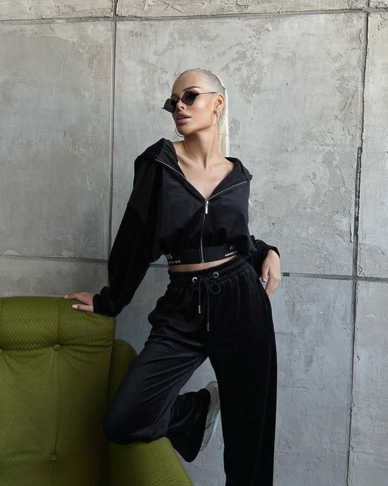 Велурен костюм с персонализиран ластик