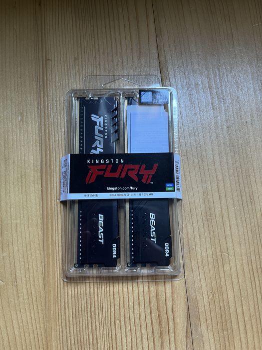 32gb RAM ddr4 la 3200MHz Kingston Fury (4x8gb)
