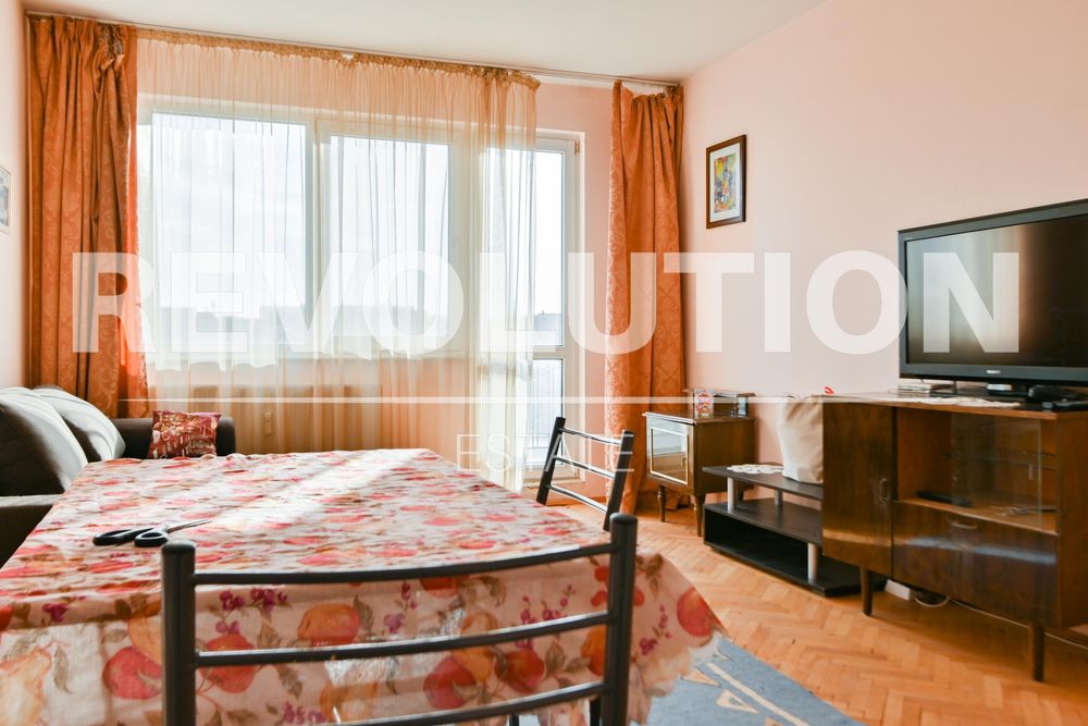 Дава се под наем Тристаен апартамент в София, Младост 2 - 83 кв.м за 747.66 € - Снимка #1