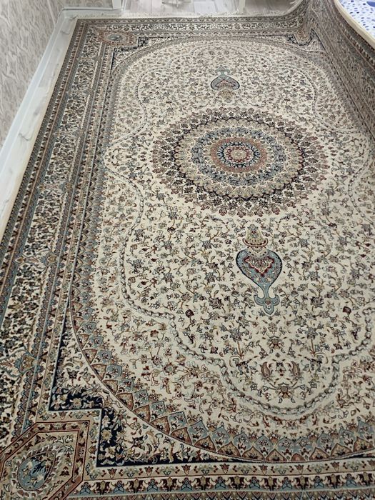 Продам ковер (как новый!)