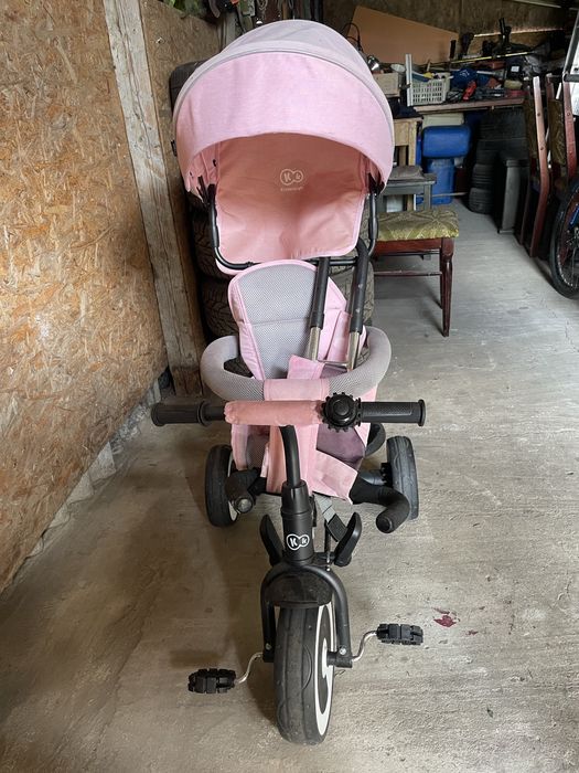 Vand tricicleta  pentru copii în stare foarte bună