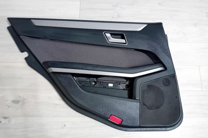 Fata usa / portiera Cu Ornamente + Lumini Ambientale Mercedes-Benz E-