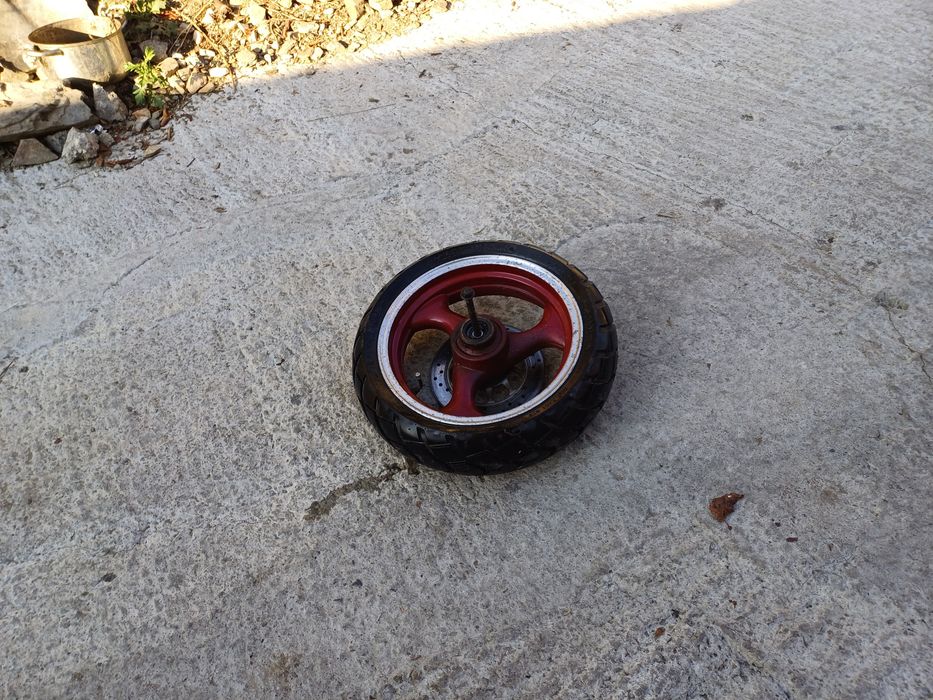 Комплект гума  и джанта за скутер