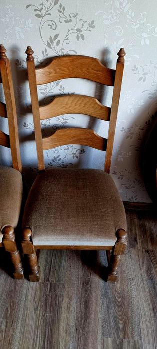 Scaune din lemn masiv de stejar