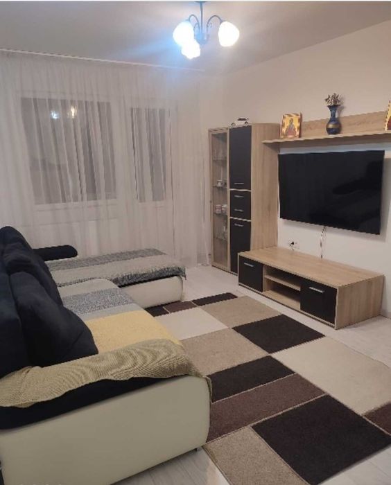 Apartament 3 camere semidecomandat