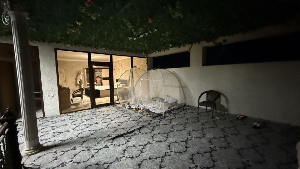 Продается дом,530кв,10 спальных комнат,подвал.