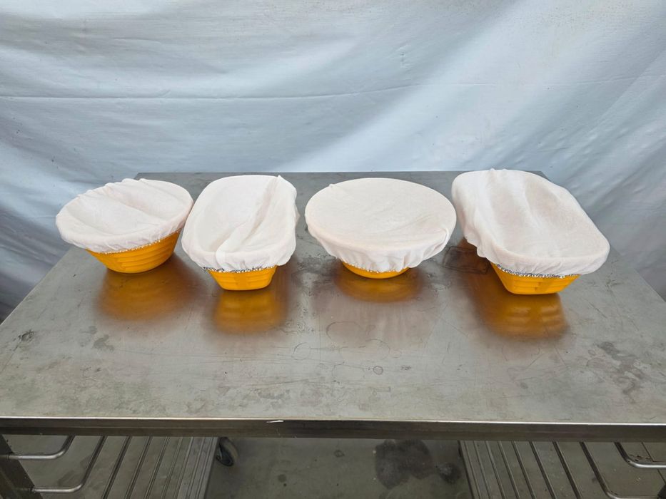 Пластмасови форми за втасване на хляб с плат