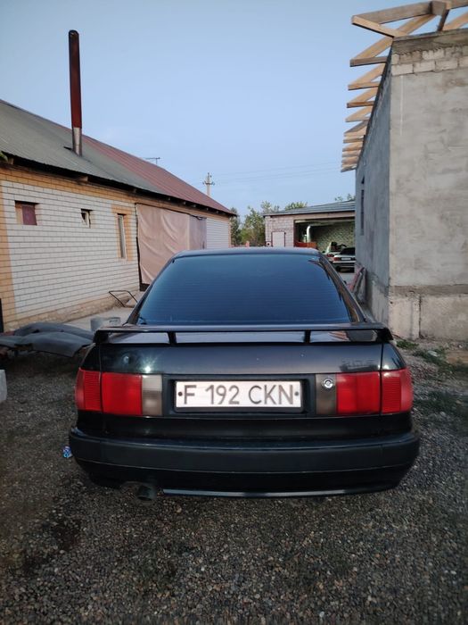 Продам Ауди б-4 1993