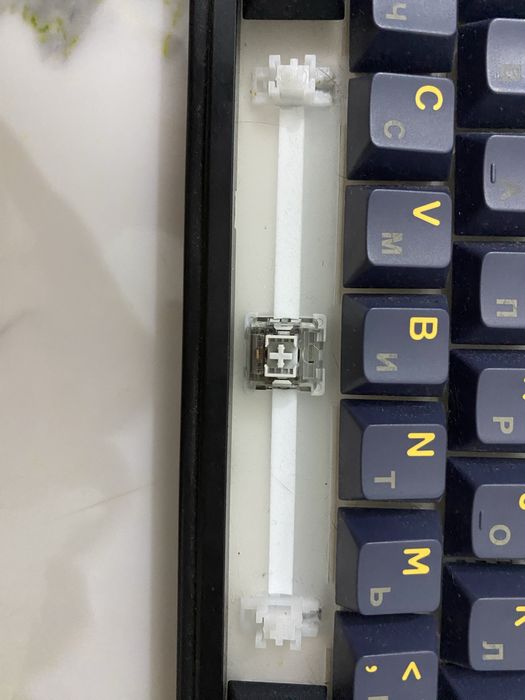 Продам клавиатуру Aula f75