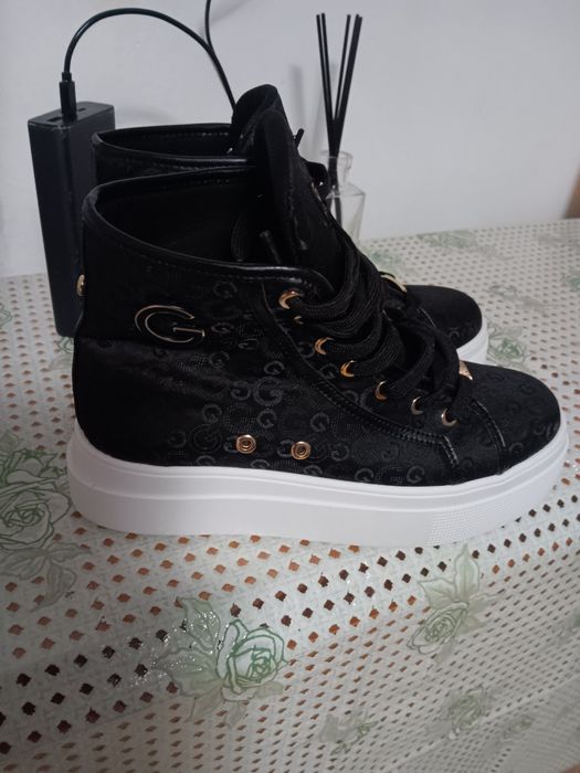 Pantofii femei 600 ron