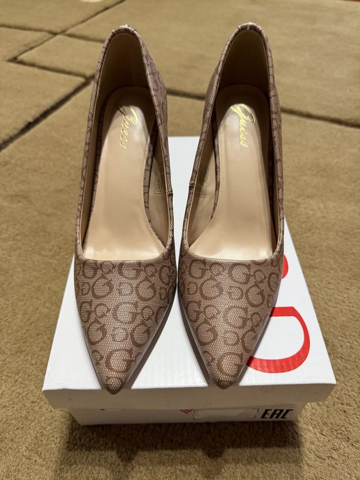 Pantofi Guess, nr. 37, noi