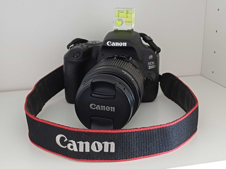 Aparat foto DSRL Canon EOS 200D WiFi