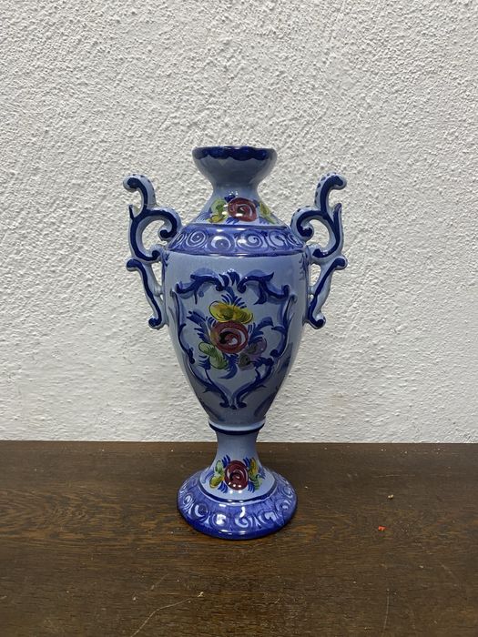 Португалска ваза с маркировка в кобалтово синьо