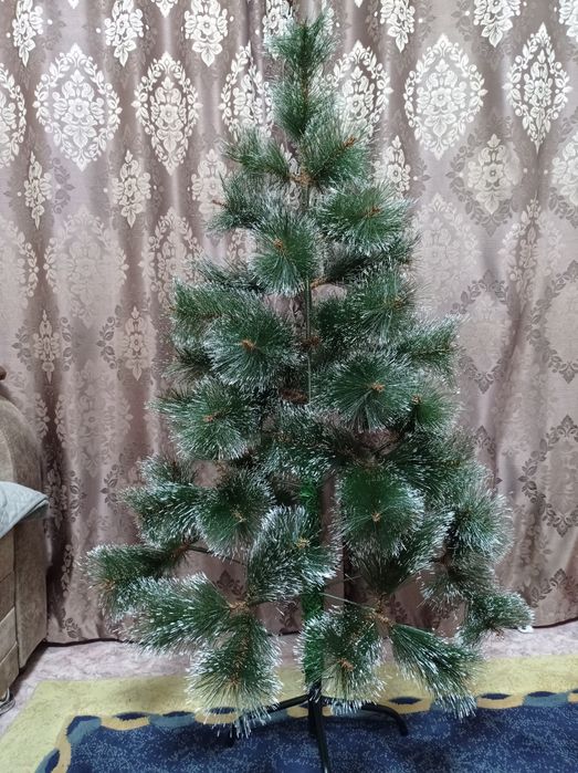 Ёлка искусственная