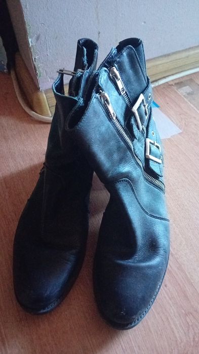 Vindem încălțăminte