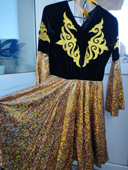 Продам  платье для девочки в национальном стиле