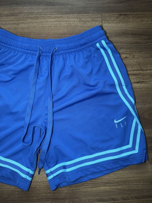 Nike Dri-FIT Fly Crossover Women Basketball Elastic Waist Shorts