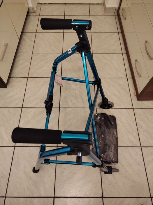 Cadru cu roti pentru deplasare ,pliabil ,din aluminiu!